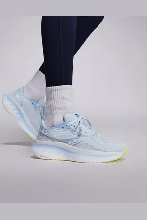 Saucony Ride 18 neutral cushioning trainers in ice melt and dream