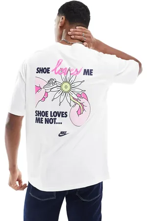 Nike Graphic t-shirt in