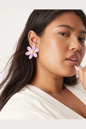 True Decadence Oversized flower earrings in lilac