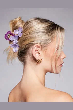 Kaiia Oversized flower claw clip in
