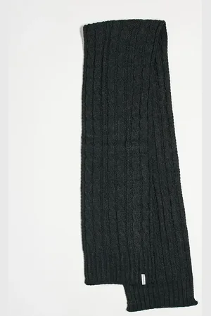 Farah Logo cable knit scarf in charcoal