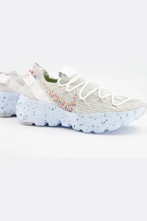 Nike Space Hippie 04 trainers in summit white