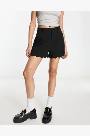 Morgan Tailored short with scallop hem detail in