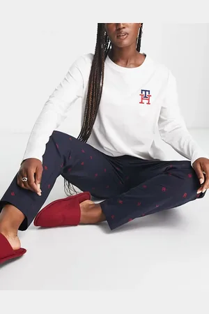 Tommy Hilfiger Original long sleeve PJ set and slippers giftbox set in white and navy
