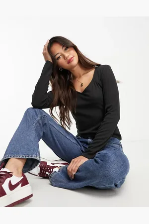 Pieces® Cabiola heart neck top in