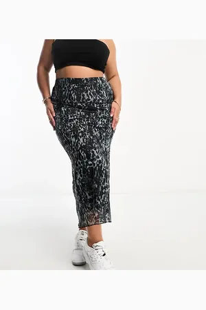 Urban Threads Urban Threads Plus mesh midaxi skirt with lettuce hem in snake print