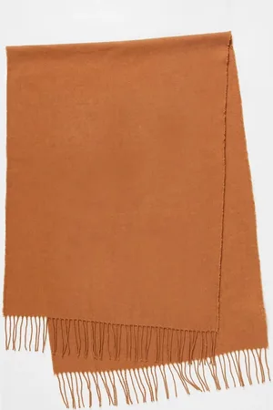 Boardmans Knitted scarf in camel