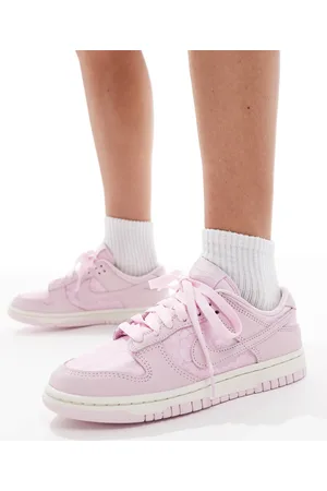 Nike Dunk Low Retro SE trainers in