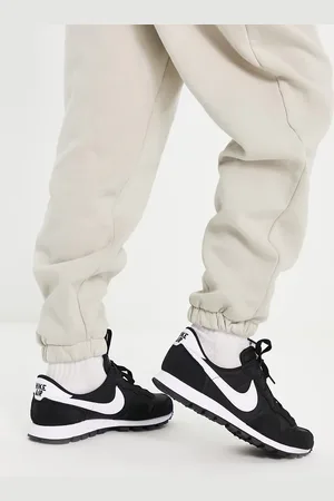 Nike Air Pegasus 83 trainers in