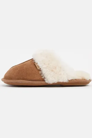 Totes Mule slippers in chestnut