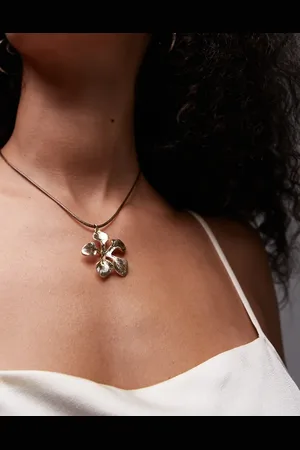 Topshop Natalie necklace with flower pendant in tone