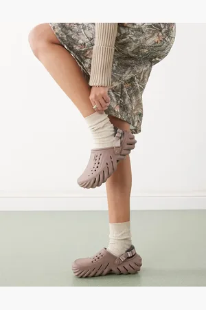 Crocs Echo clogs in truffle