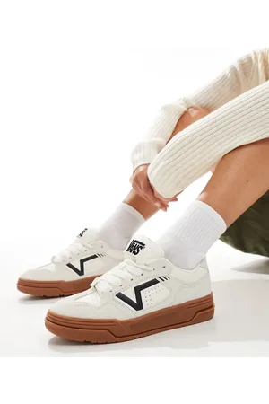 Vans Upland chunky suede trainers in off with gum sole