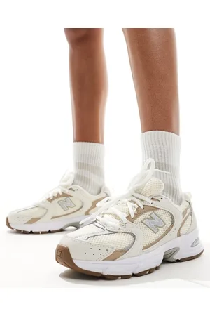 New Balance 530 sneakers with gum sole in beige