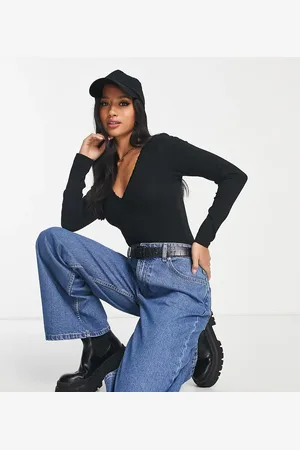 ASOS ASOS DESIGN Petite v neck lace trim long sleeve bodysuit in