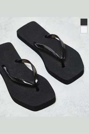 Truffle Collection Wide Fit 2 pack square toe flip flops in black and white