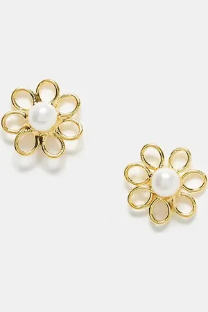Kingsley Ryan Flower stud earrings with pearl detail in plated