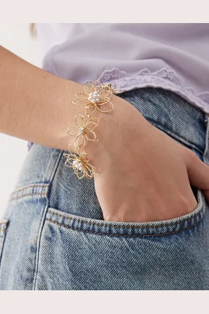 Reclaimed Dainty wire pearl flower bracelet in