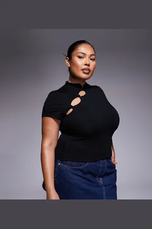 ASOS ASOS DESIGN Curve fitted short sleeve top with rouleau loop buttons detail in