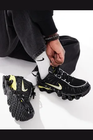 Nike Shox TL trainers in and yellow