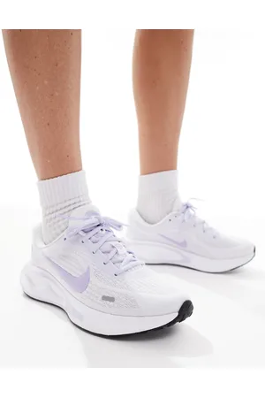 Nike Journey Run trainers in and lilac