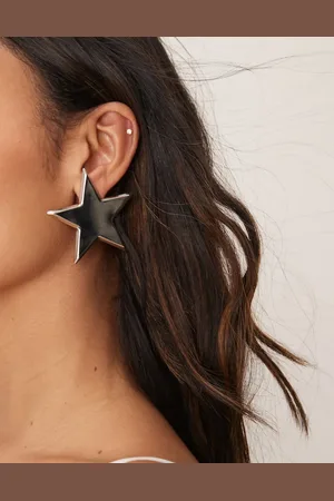 DesignB London Statement star stud earrings in