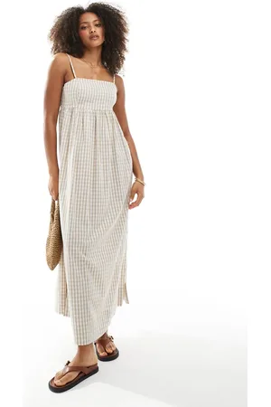 Daisy Street Chuck on maxi dress with tie back in blush gingham