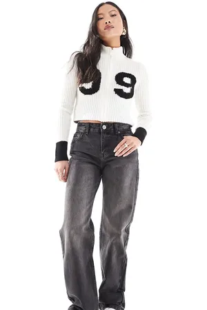 Pull&Bear Petite mid rise straight leg jeans in