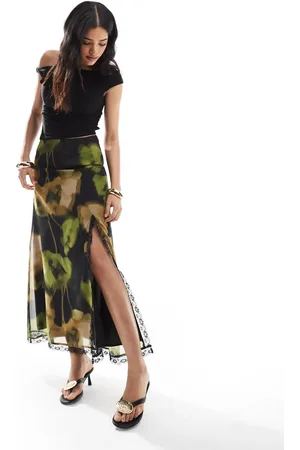 Miss Selfridge Picot trim midi skirt in blurred floral print