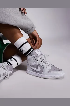 Jordan Nike Air Mid 365 trainers in and white