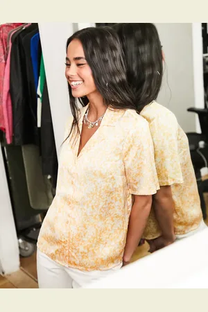 Fire & Glory Aria satin shirt in paisley print