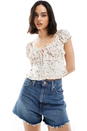 New Look Tie front pintuck milkmaid top in floral print