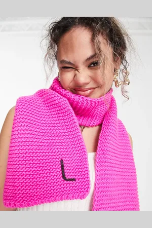 ASOS Knitted monogram scarf with L initial in