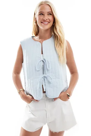 Pieces® Lightweight quilted tie front summer gilet in light