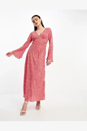 Glamorous Long sleeve v neck midi shift dress in ditsy