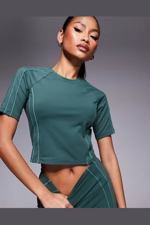 Nike Nike One Training reflective piping cropped t-shirt in