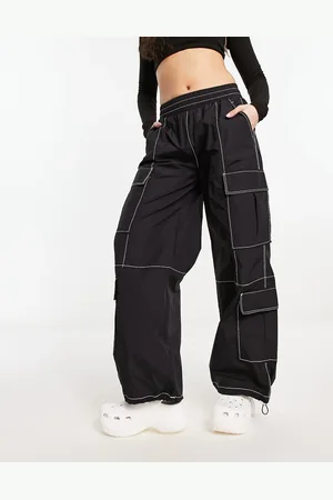 Bershka Multipocket contrast stitching cargo trousers in