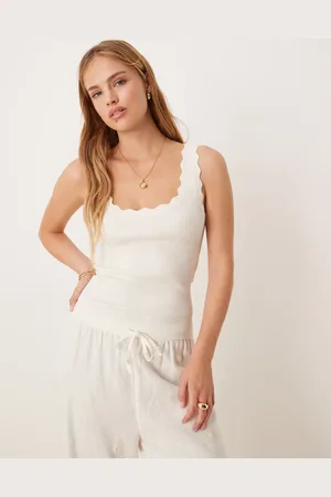 JDY Scallop edge knitted vest in