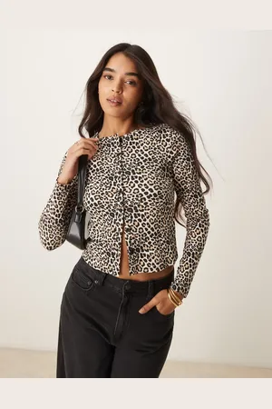 New Look Crew neck cardigan in leopard print