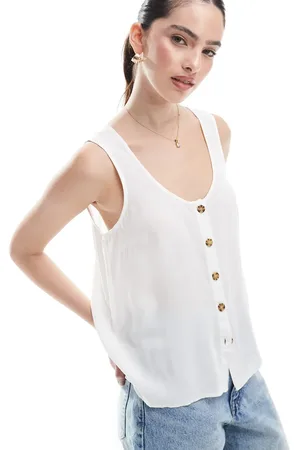 VERO MODA Sleeveless buttondown top in