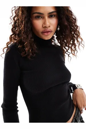 Urban Revivo Ribbed roll neck in