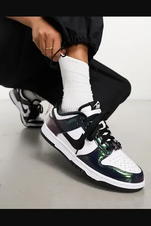 Nike Dunk Low trainers in iridescent