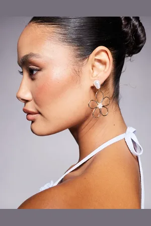 Kaiia Oversized pearl flower drop earrings in
