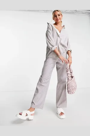 Pieces® Wide leg trousers in lilac stripe
