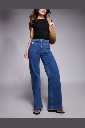Stradivarius Straight leg jean with button detail in mid