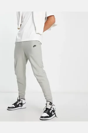 Nike Tech Fleece winter jogger in cobblestone