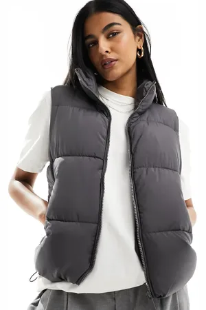 New Look Cropped gilet in dark