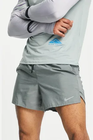 Nike Challenger Dri-FIT 2-in-1 5 inch shorts in