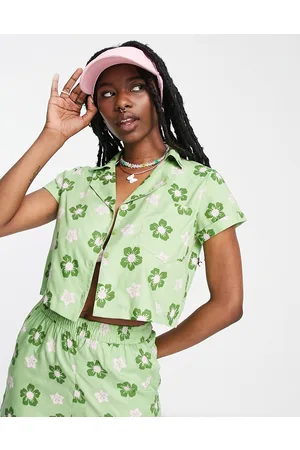 Daisy Street Cropped boxy shirt in retro smile graphic floral co-ord