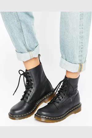 Dr. Martens 1460 Pascal 8 eye boots in